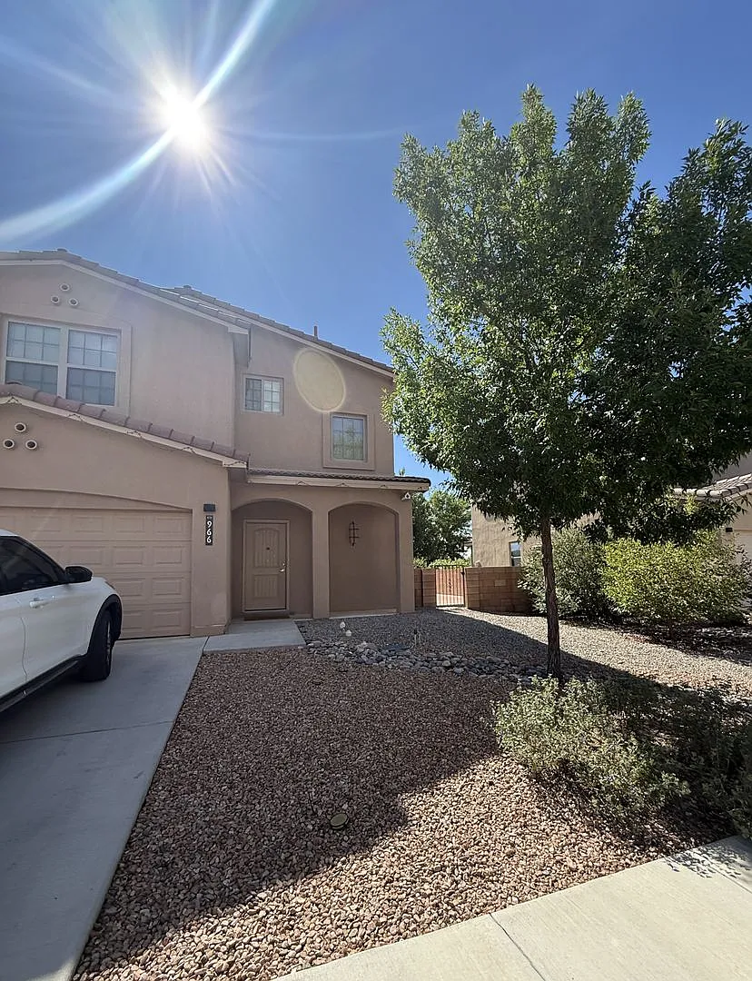 Newer neighborhood - only 7 years old just South of Agua Fria - 3 Bdr, 3 bath — Photo 1