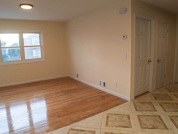 4th image of 17 Mallory Ave APT 2F