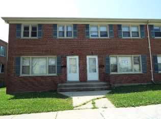 2131 Williamsburg Dr, Waukegan, IL 60085