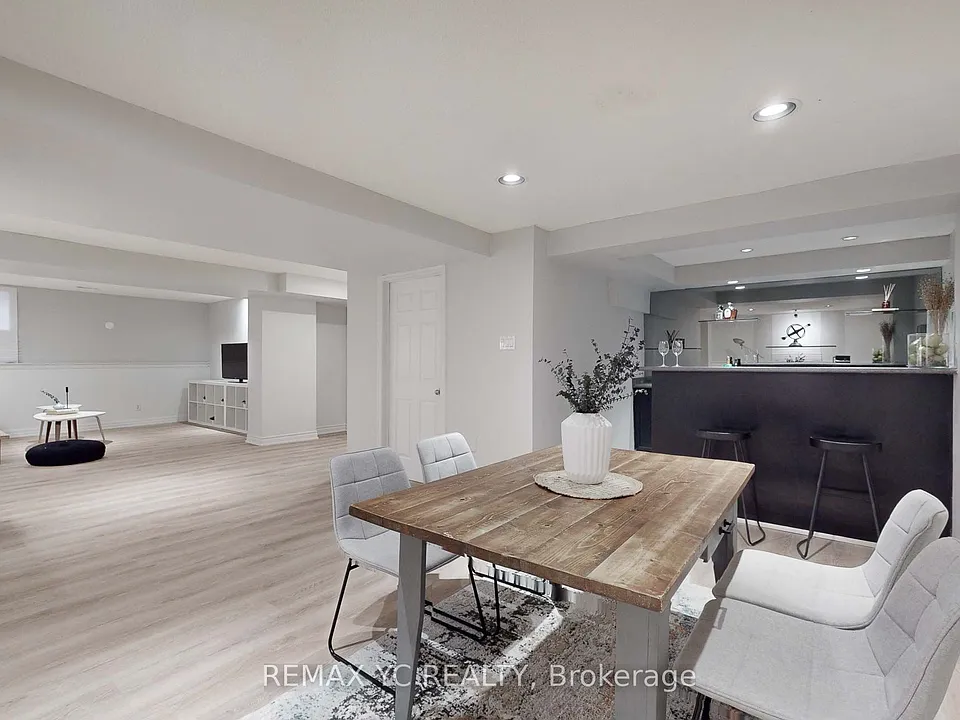 4 Theobalds Cir #LOWER