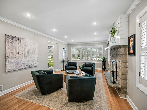 3rd image of 128 Parkview Rd