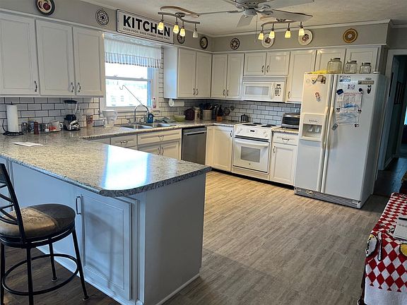 4th image of 334 Little Knob Rd