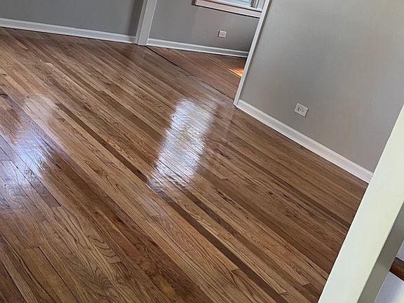 3rd image of 15711 Whipple Ave