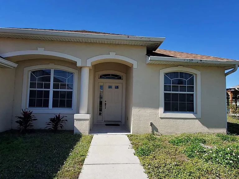 2323 Pan American Blvd — Photo 56