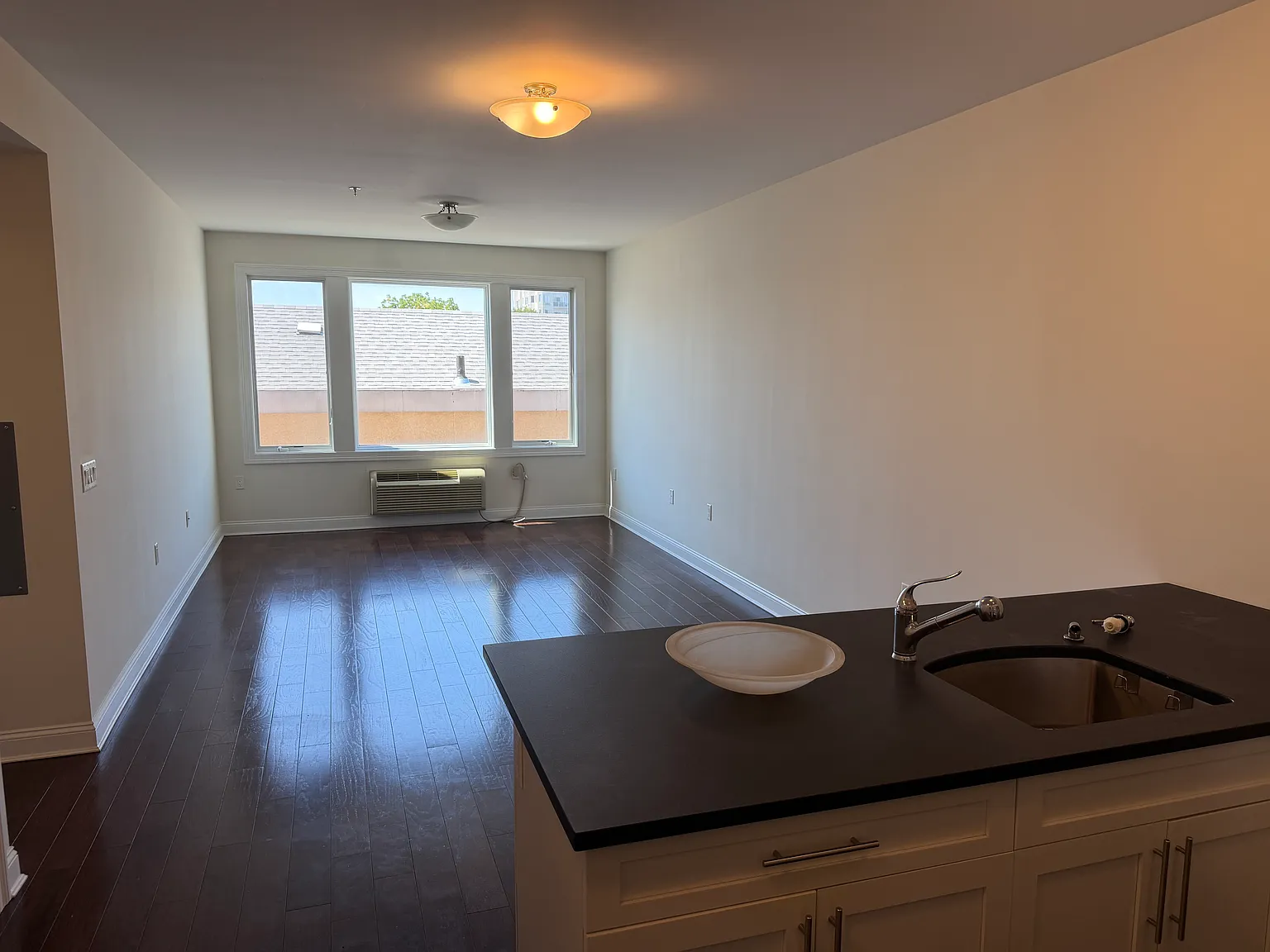 1 bed, $2,475 — Photo 4