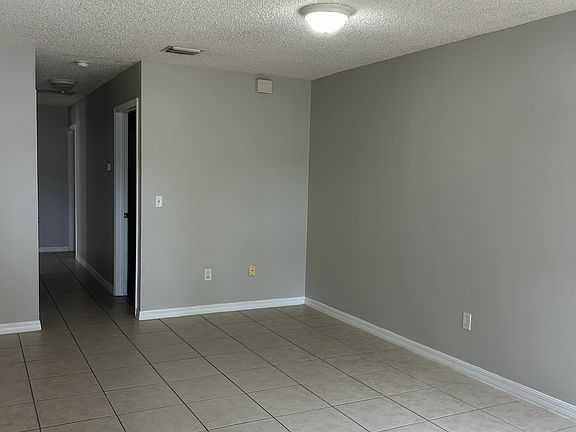 2nd image of 611 Palmetto Dr