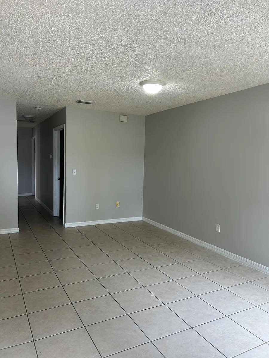 Building Photo - 611 Palmetto Dr