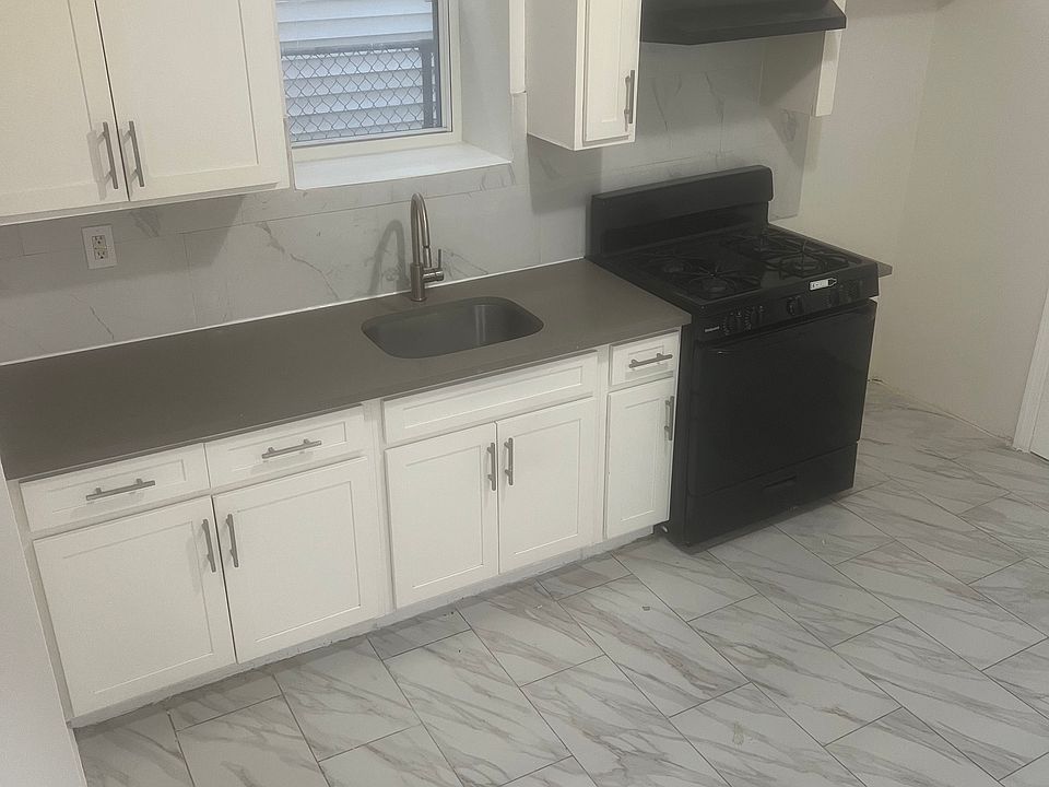 1st image of 71 Wakeman Ave #1