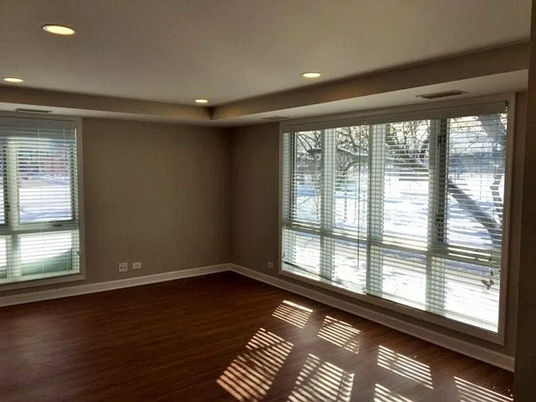 229 Northwest Highway — Photo 8