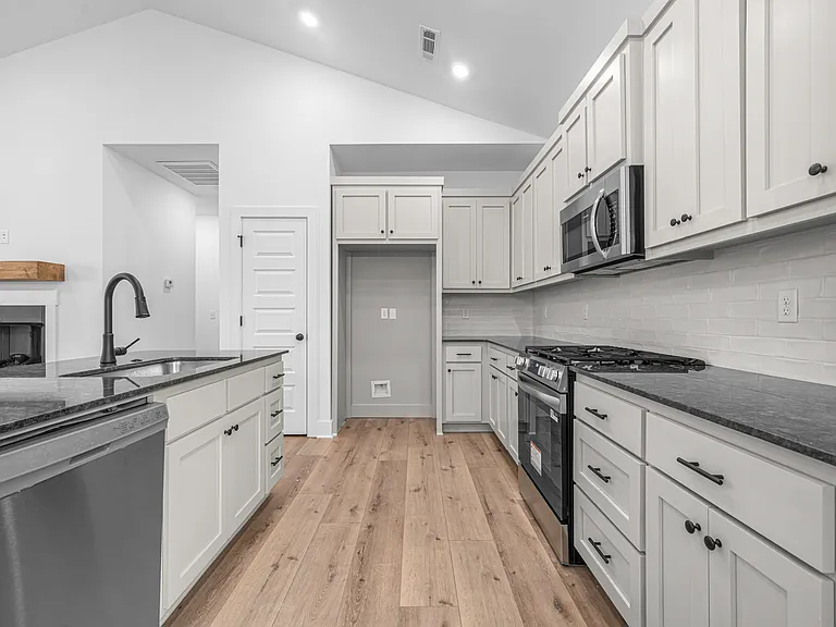 6819 Fir St — Photo 7