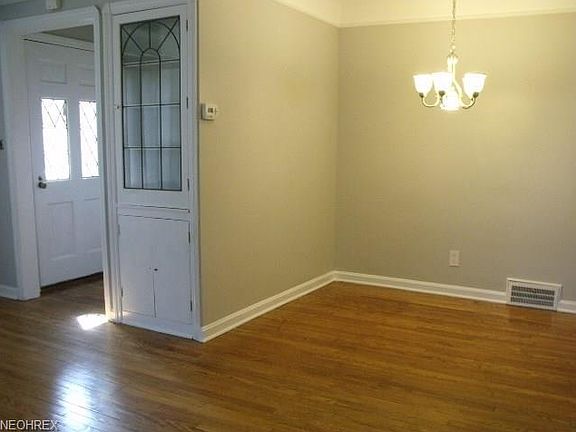 4th image of 22190 Westwood Ave