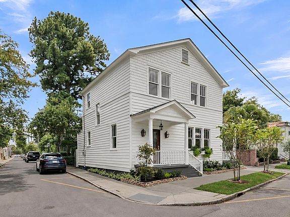 3rd image of 225 Congress St