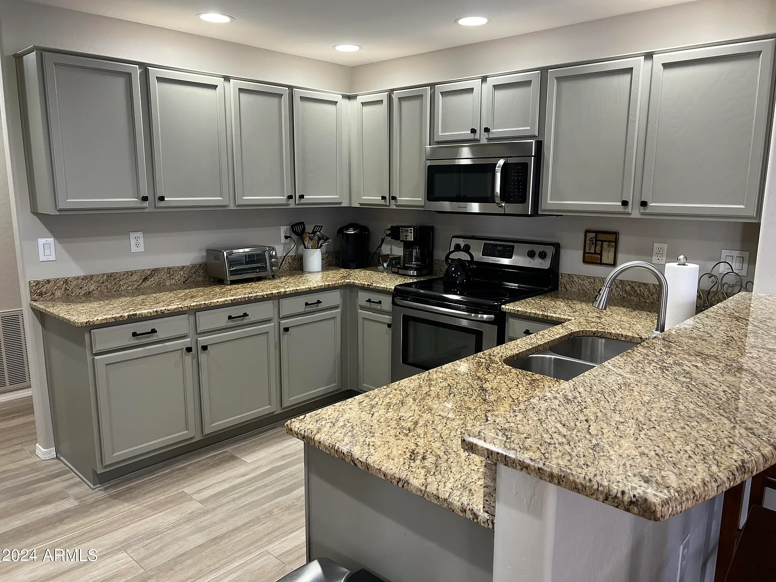 2 bed, 2.0 bath, 1863 sqft, $4,000 — Photo 4