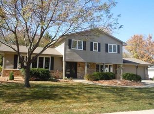 9708 Rich Rd, Bloomington, MN 55437