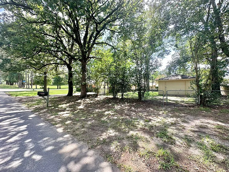 2448 Holly Ln — Photo 4