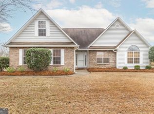 200 Castlebury Cir, Kathleen, GA 31047