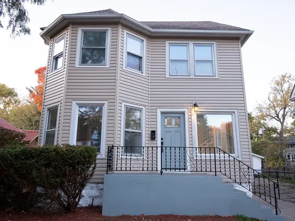 1622 Camp Ave, Rockford, IL 61103