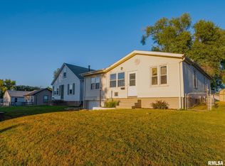 1308 S 12th St, Pekin, IL
