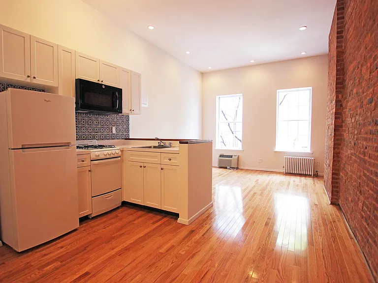 315 E 81st St #5RE — Photo 4
