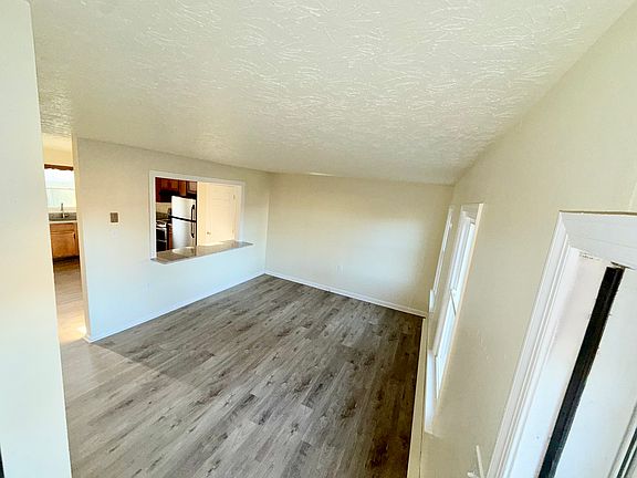 4th image of 211 Brunswick Rd