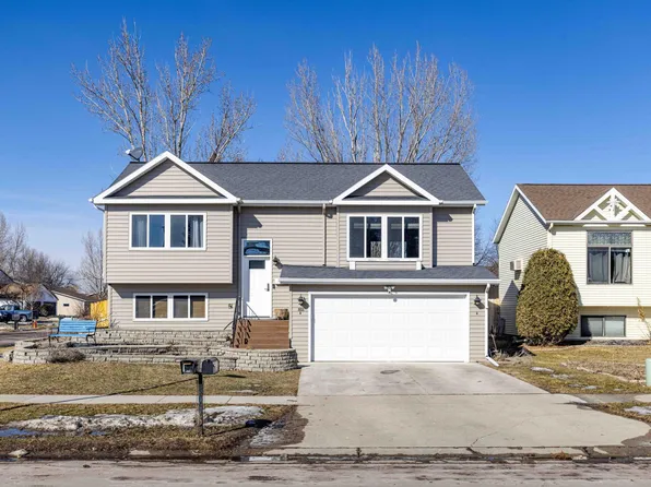 1625 35th Ave S, Fargo, ND 58104