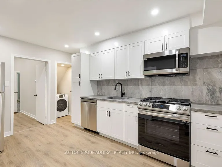 81 Palmerston Ave #MAIN — Photo 2