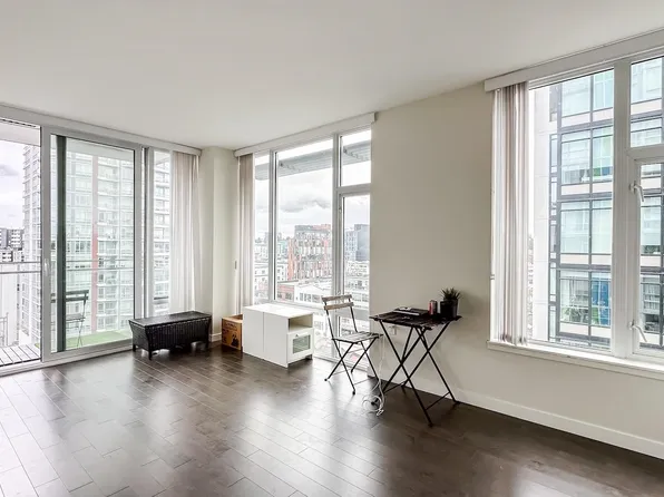 1708 Ontario St #1002, Vancouver, BC V5T 0J7