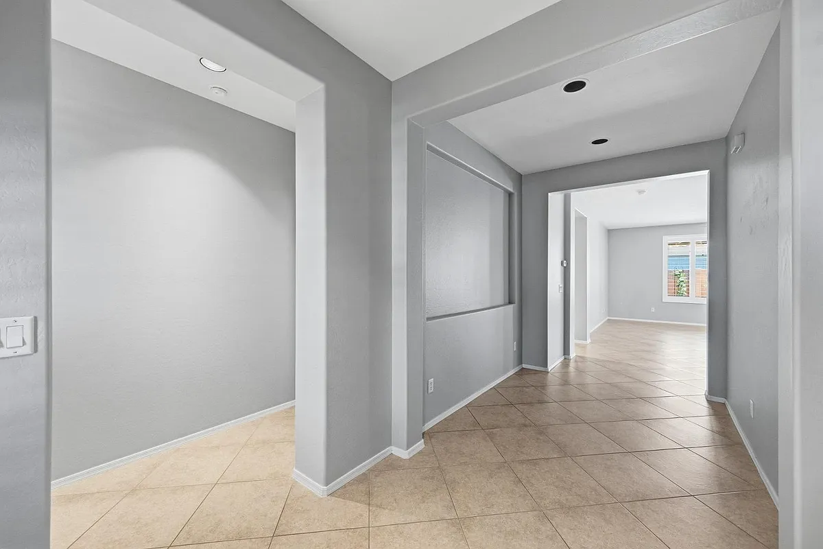 Building Photo - 3391 S Sunland Dr