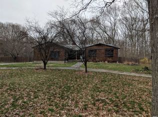 61 Woodlot Rd, Ridge, NY 11961