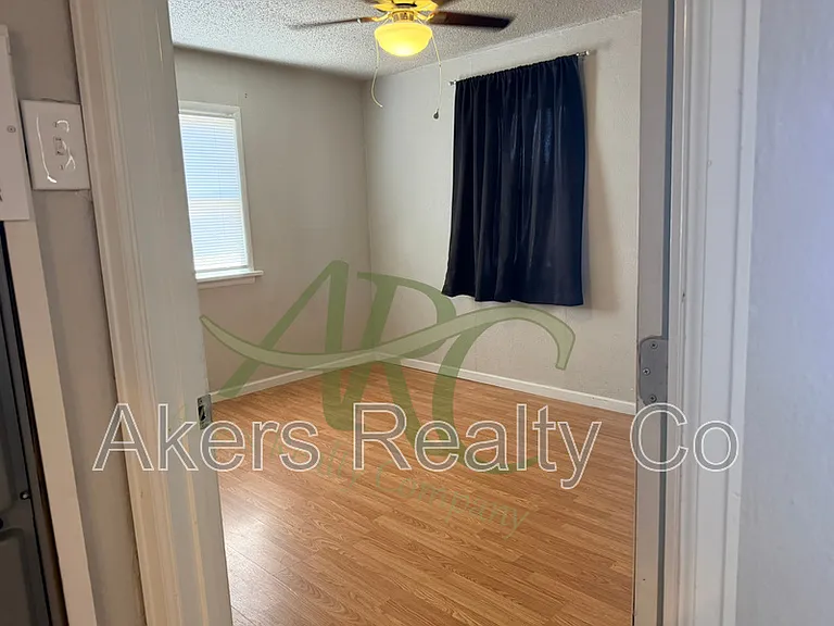 1420 N Hudson Ave — Photo 5