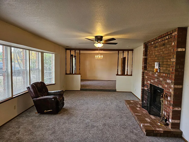 20351 Greenview Dr — Photo 3
