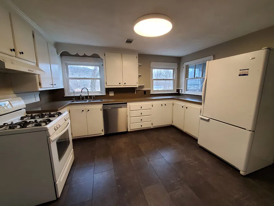 1001 Main St #2