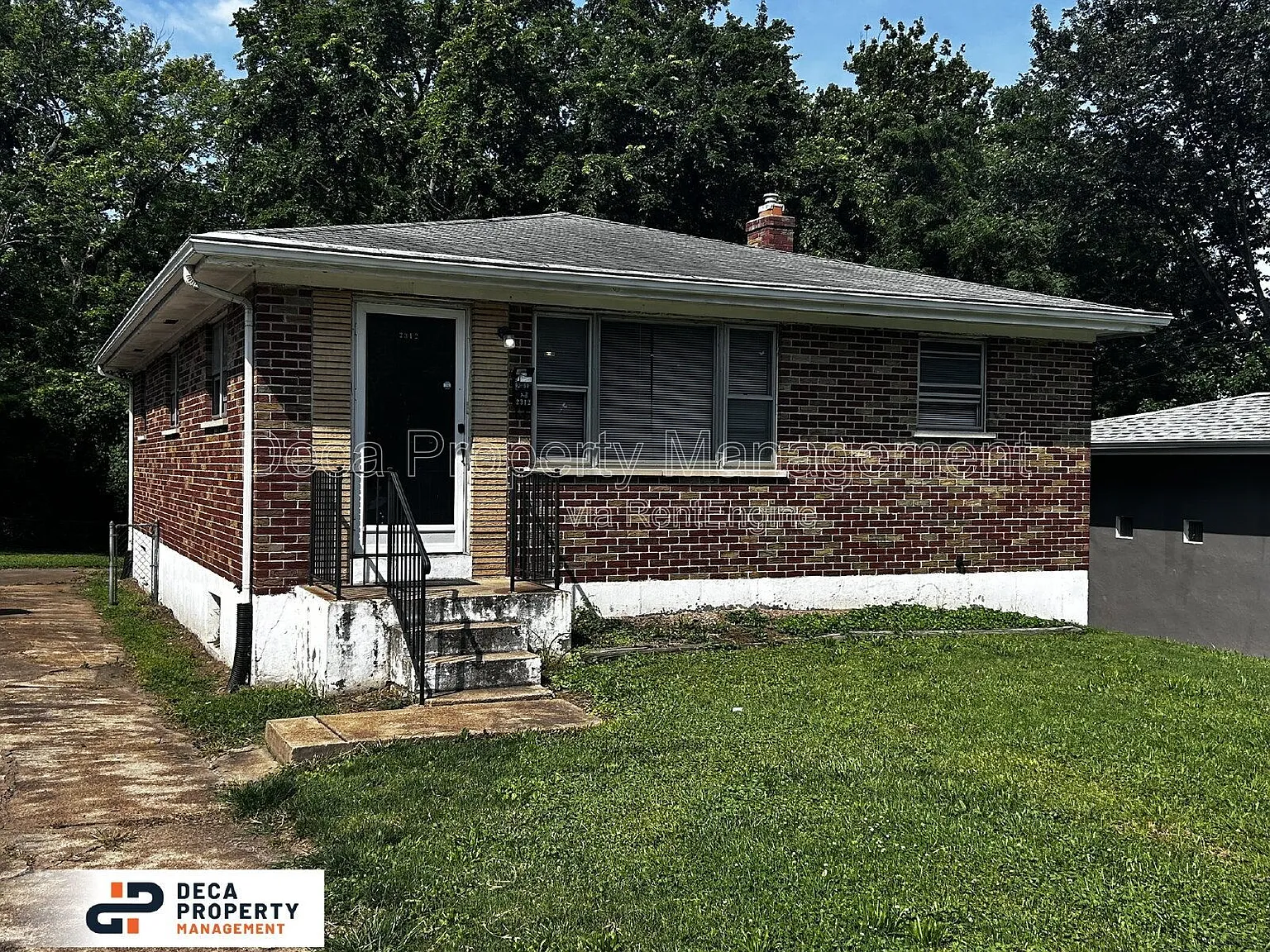3 bed, 1.0 bath, 1064 sqft, $1,210 — Photo 1