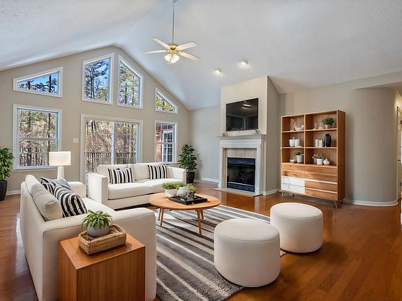 5th image of 125 Golden Pond Ct
