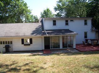 725 Meadowlane Rd, Seven Hills, OH 44131