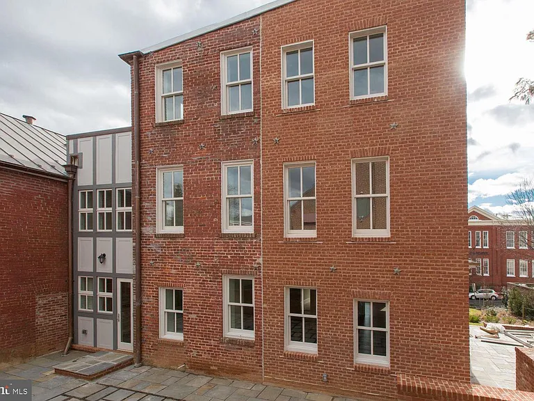 2715 N St NW — Photo 45