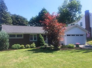 209 Haddonfield Dr, Syracuse, NY 13214