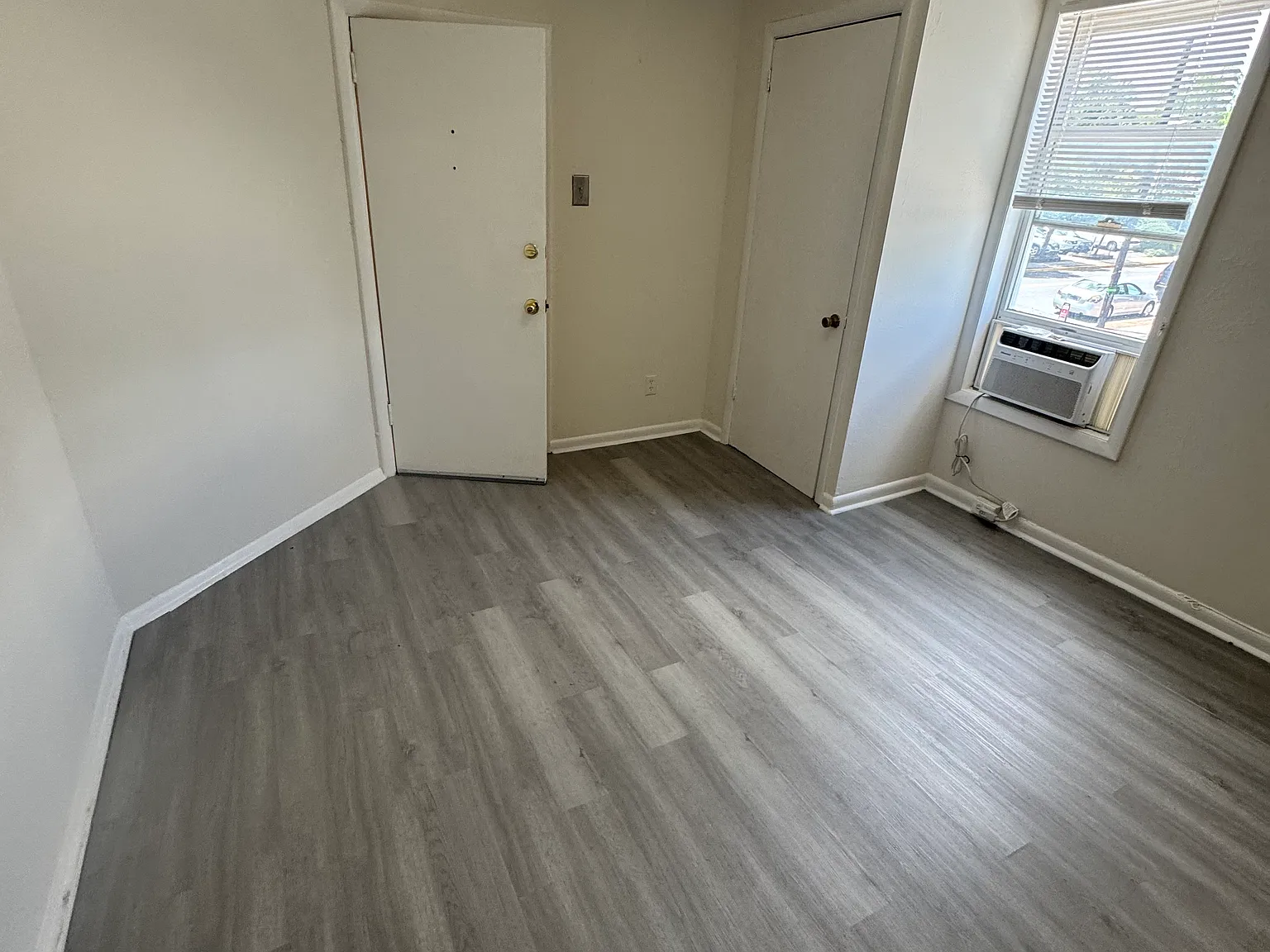 4708 Queensbury Rd — Photo 2