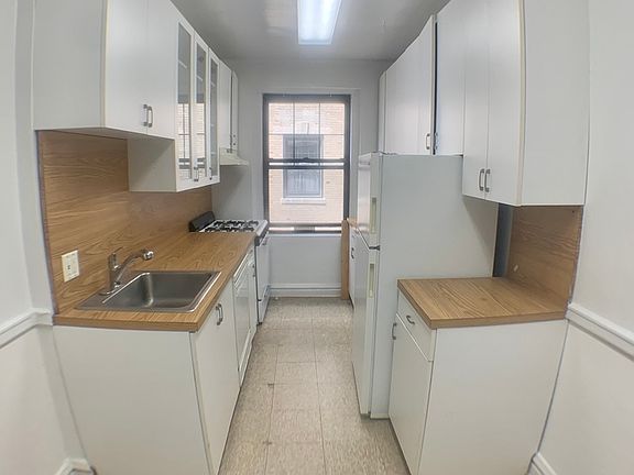 3rd image of 825 W 187th St APT 4L