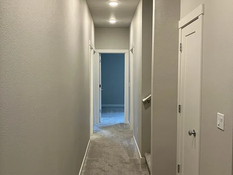 3731 Village Center Dr — Photo 20