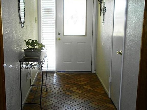 3rd image of 3601 Downing Cir