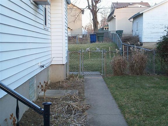 3rd image of 1744 Brookline Ave