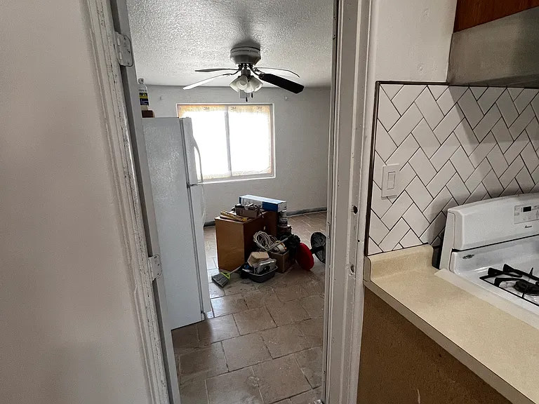 1030 Joy Ln — Photo 21