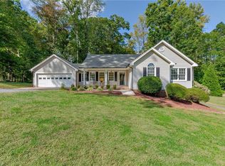 1037 Old Forest Ct, Asheboro, NC 27205
