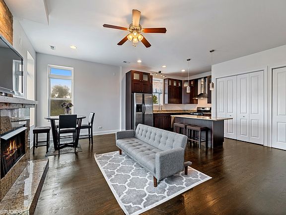 3rd image of 1359 N Noble St #303