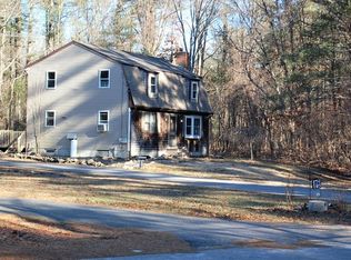 173 High St, Rochester, MA 02770