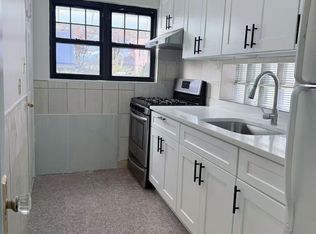 67-55 222nd St FLOOR 2, Oakland Gardens, NY 11364