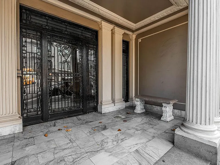 1899 California St #10 — Photo 13
