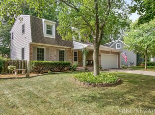 960 N Hampton Dr NE, Grand Rapids, MI 49505
