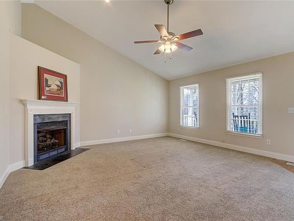 4th image of 8116 Kelly Oak Dr